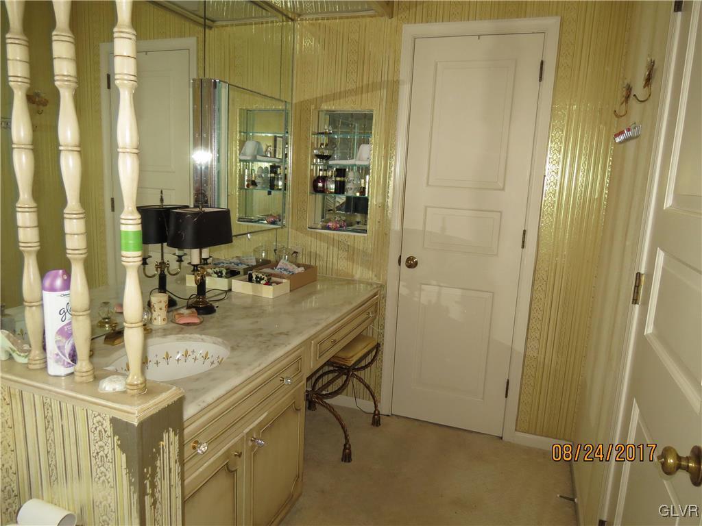 650 East Macada Road Bethlehem, PA 18017 - Photo 8 of 22 Gallery Image 8