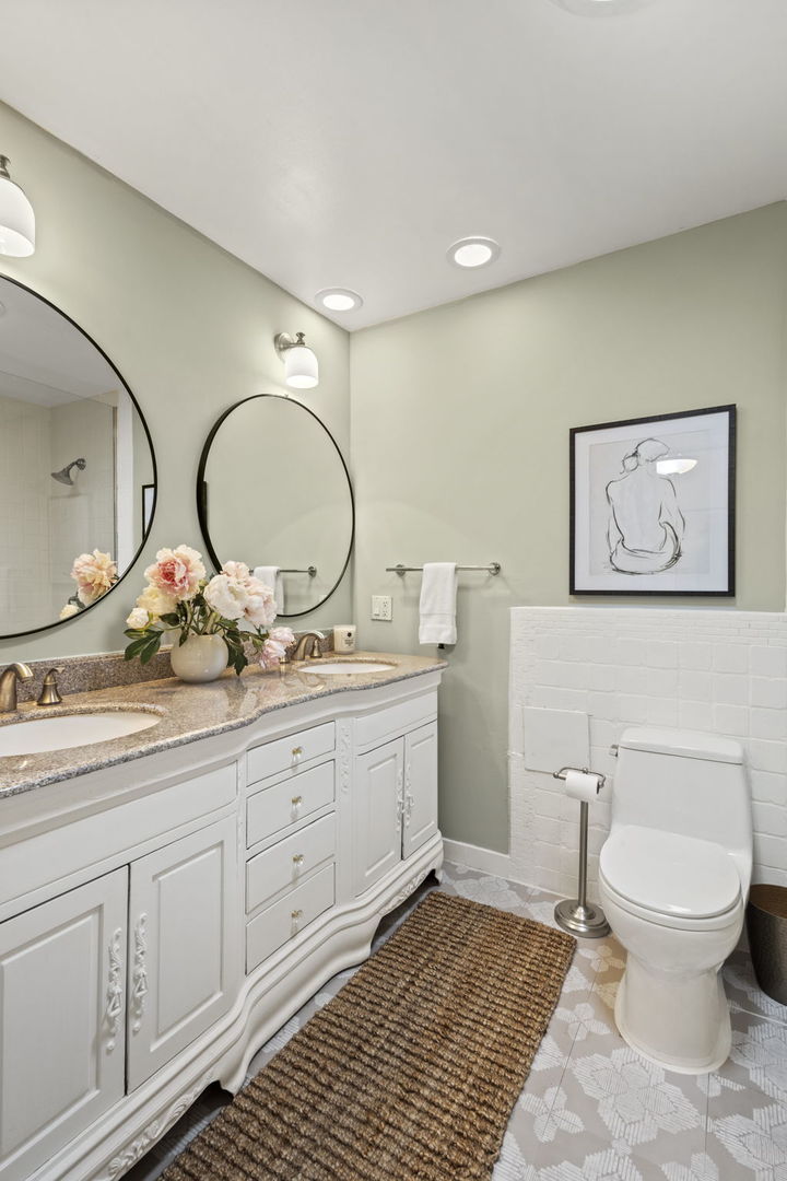17 East Division Street, Unit 3E Chicago, IL 60611 - Photo 25 of 31