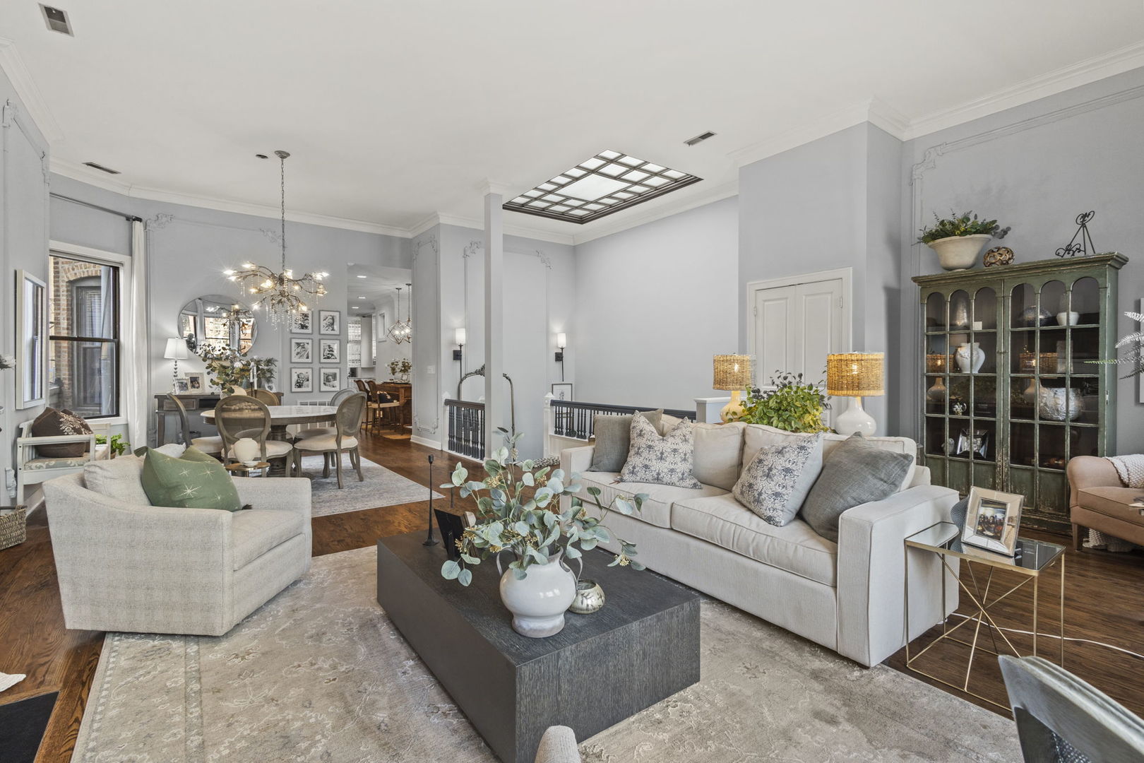 17 East Division Street, Unit 3E Chicago, IL 60611 - Photo 3 of 31
