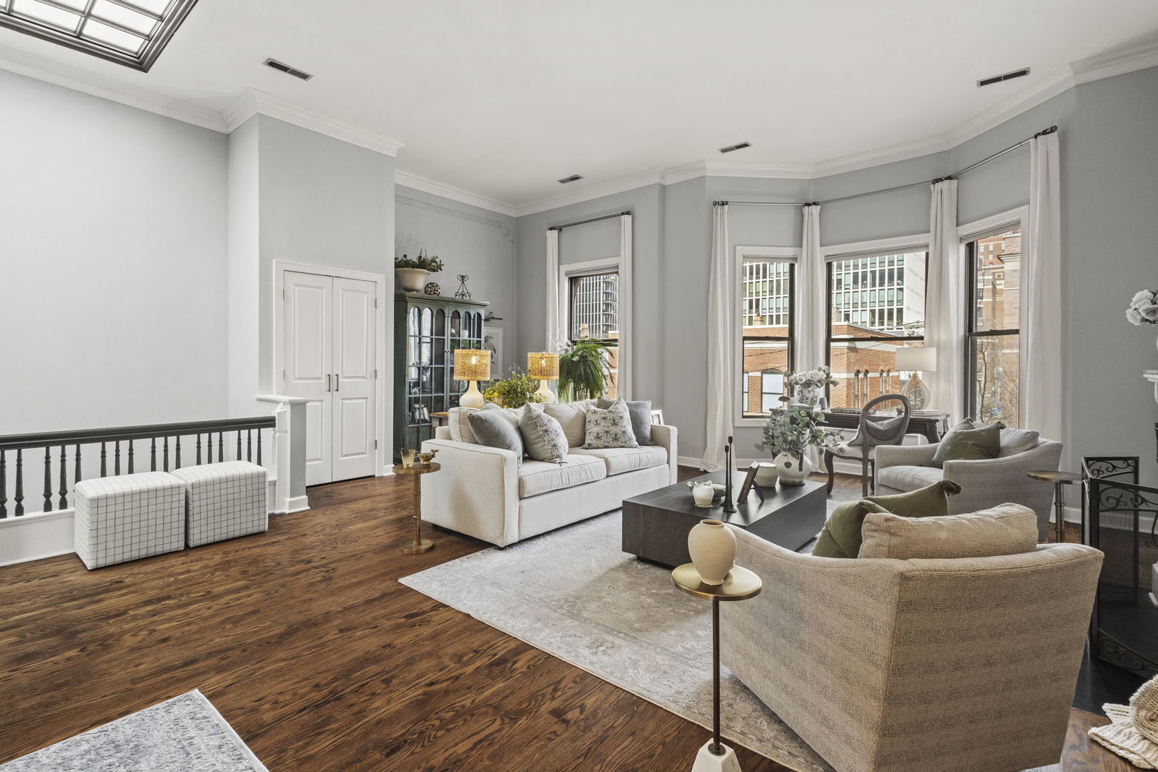 17 East Division Street, Unit 3E Chicago, IL 60611 - Photo 8 of 31