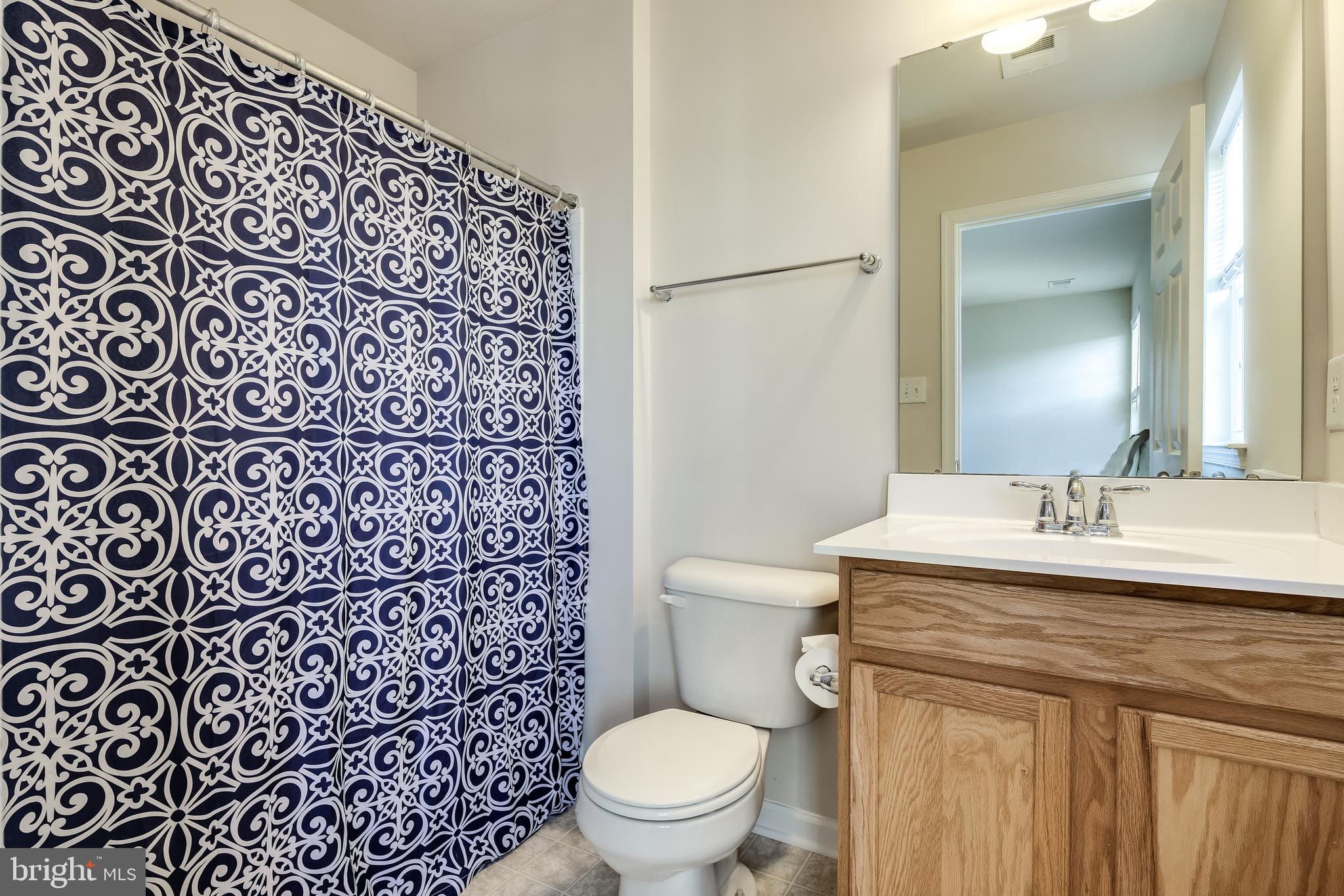 2044 Spring Run Circle Frederick, MD 21702 - Photo 19 of 29 Bathroom
