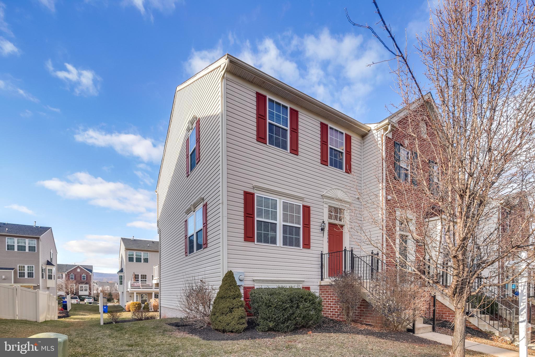 2044 Spring Run Circle Frederick, MD 21702 - Photo 3 of 29 Exterior