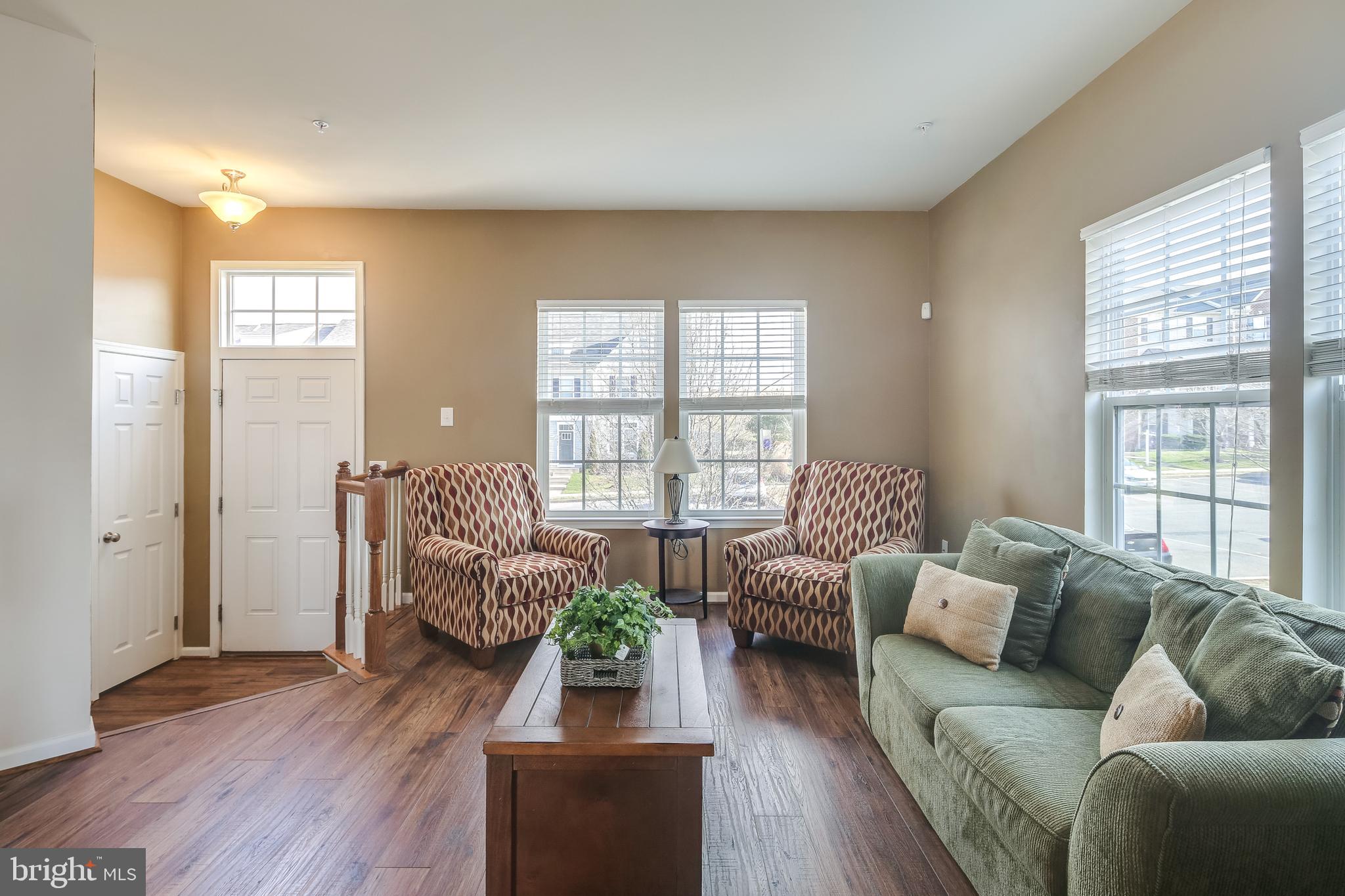 2044 Spring Run Circle Frederick, MD 21702 - Photo 4 of 29 Living Room