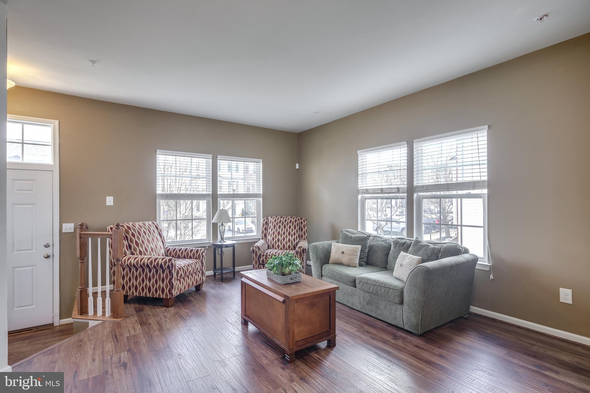 2044 Spring Run Circle Frederick, MD 21702 - Photo 5 of 29 Living Room
