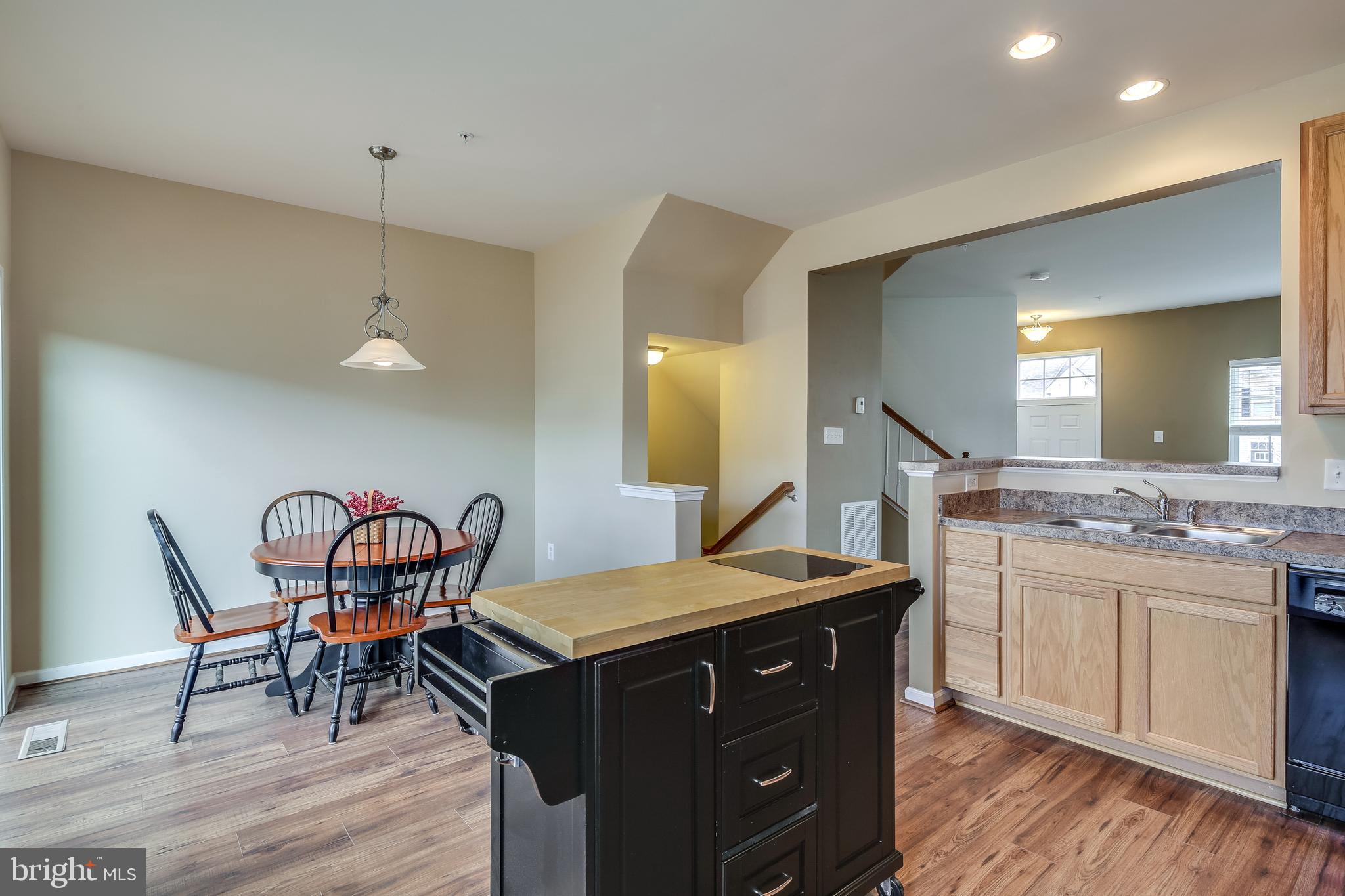 2044 Spring Run Circle Frederick, MD 21702 - Photo 8 of 29 Kitchen