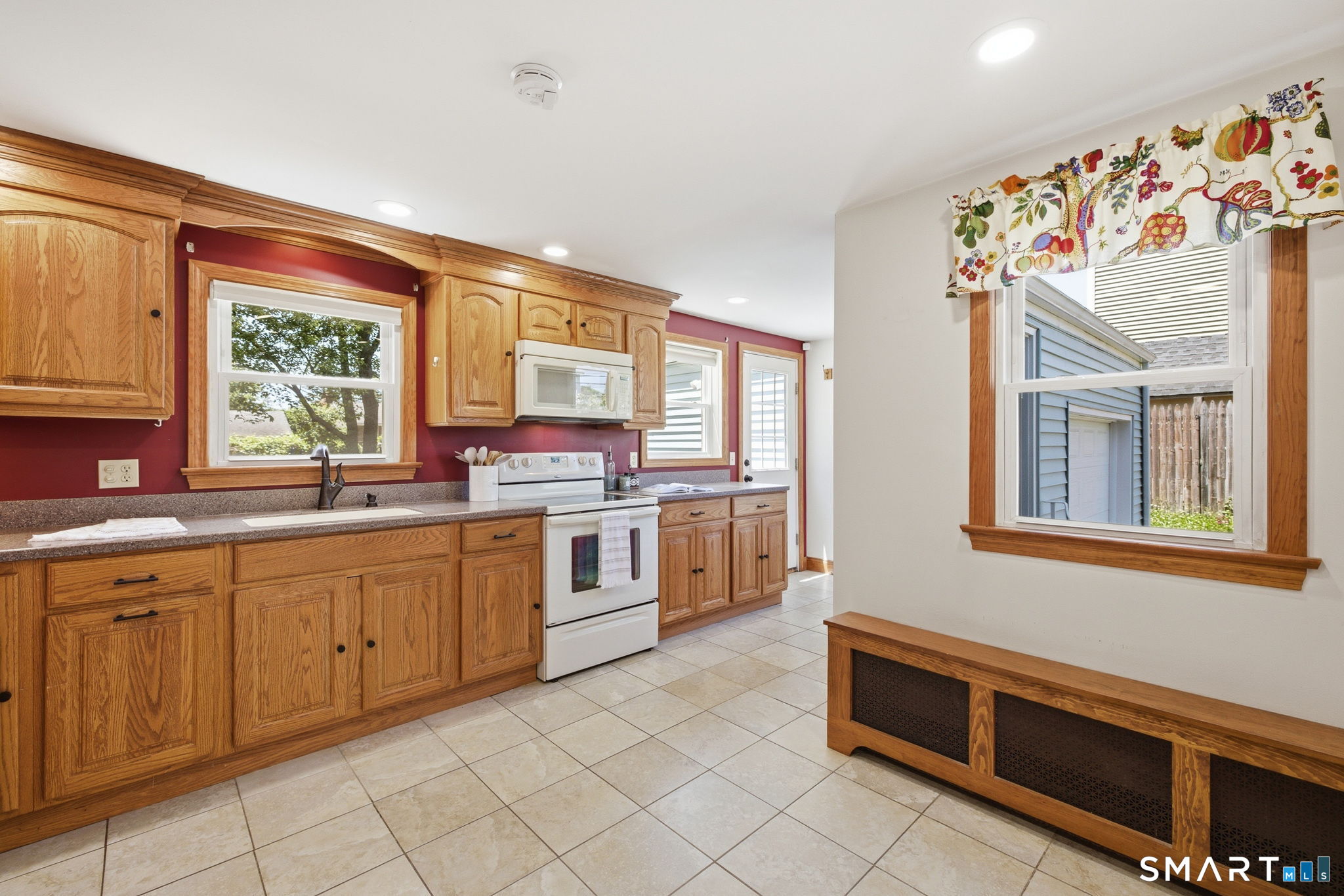 130 Broad Street Manchester, CT 06042 - Photo 3 of 38