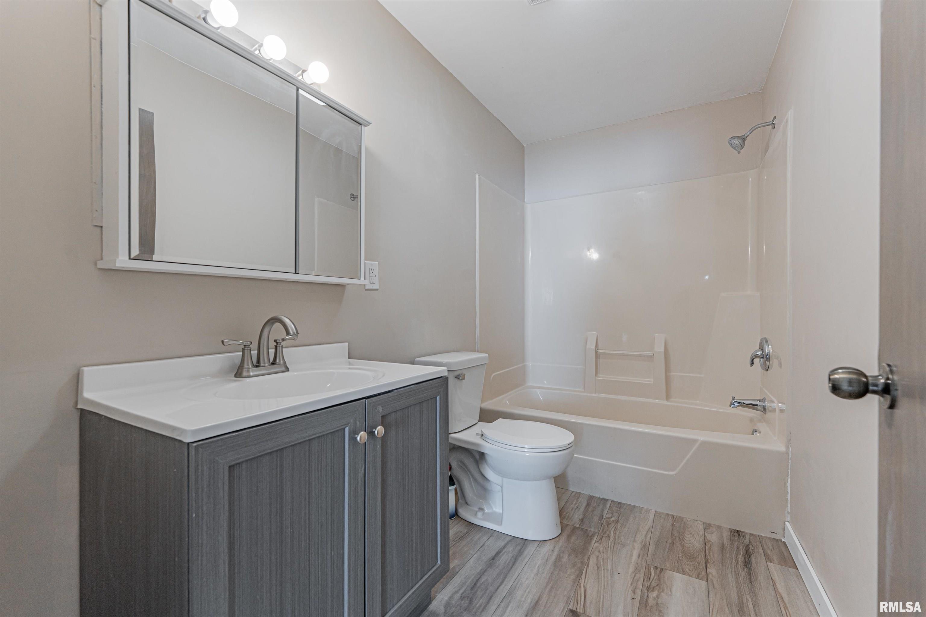 627 South Kickapoo Street Lincoln, IL 62656 - Photo 13 of 15 Gallery Image 13