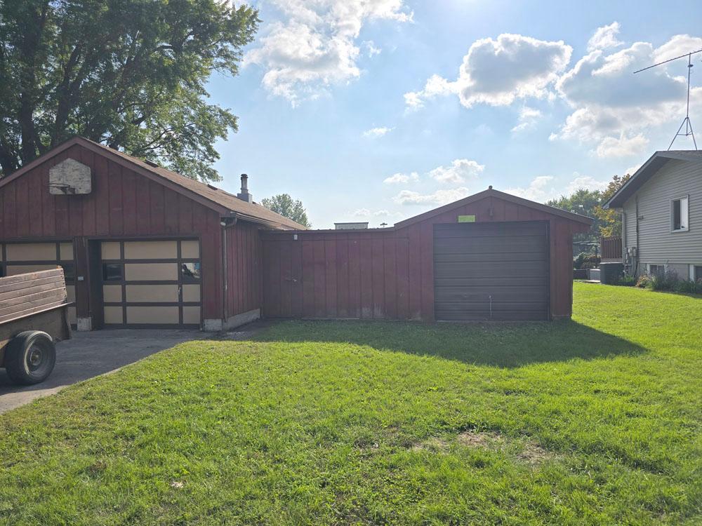 103 Hazelwood Avenue New Ulm, MN 56073 - Photo 5 of 32