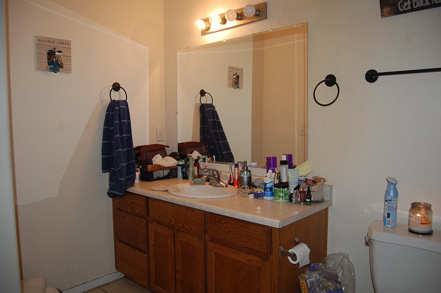 2088 Robinson Road Grants Pass, OR 97527 - Photo 15 of 24 Master Bath3