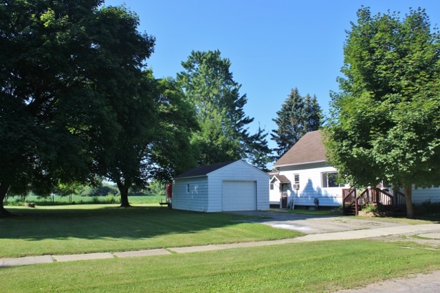 1106 Rosedale Street Alma, MI 48801 - Photo 27 of 30 1804232-26.JPG