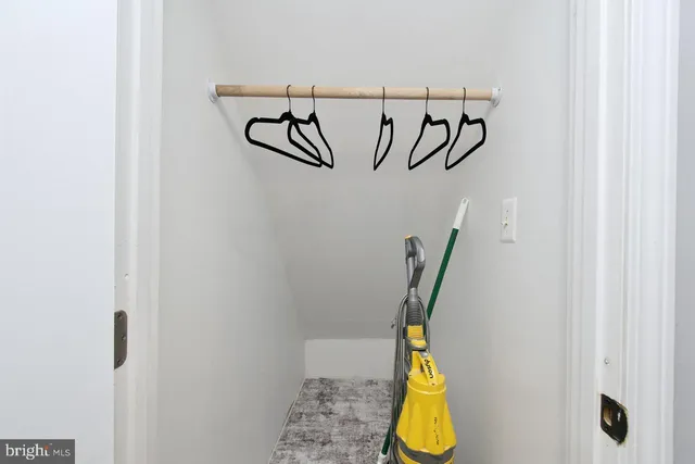 $1,800 | 5576 Neddleton Avenue, Woodbridge, VA 22193