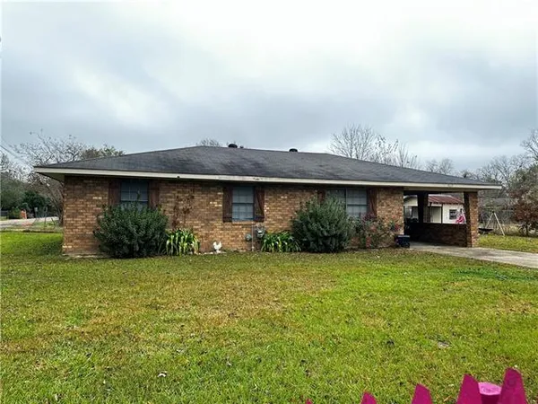 $995 | 307 Martin Luther King Drive, Marksville, LA 71351