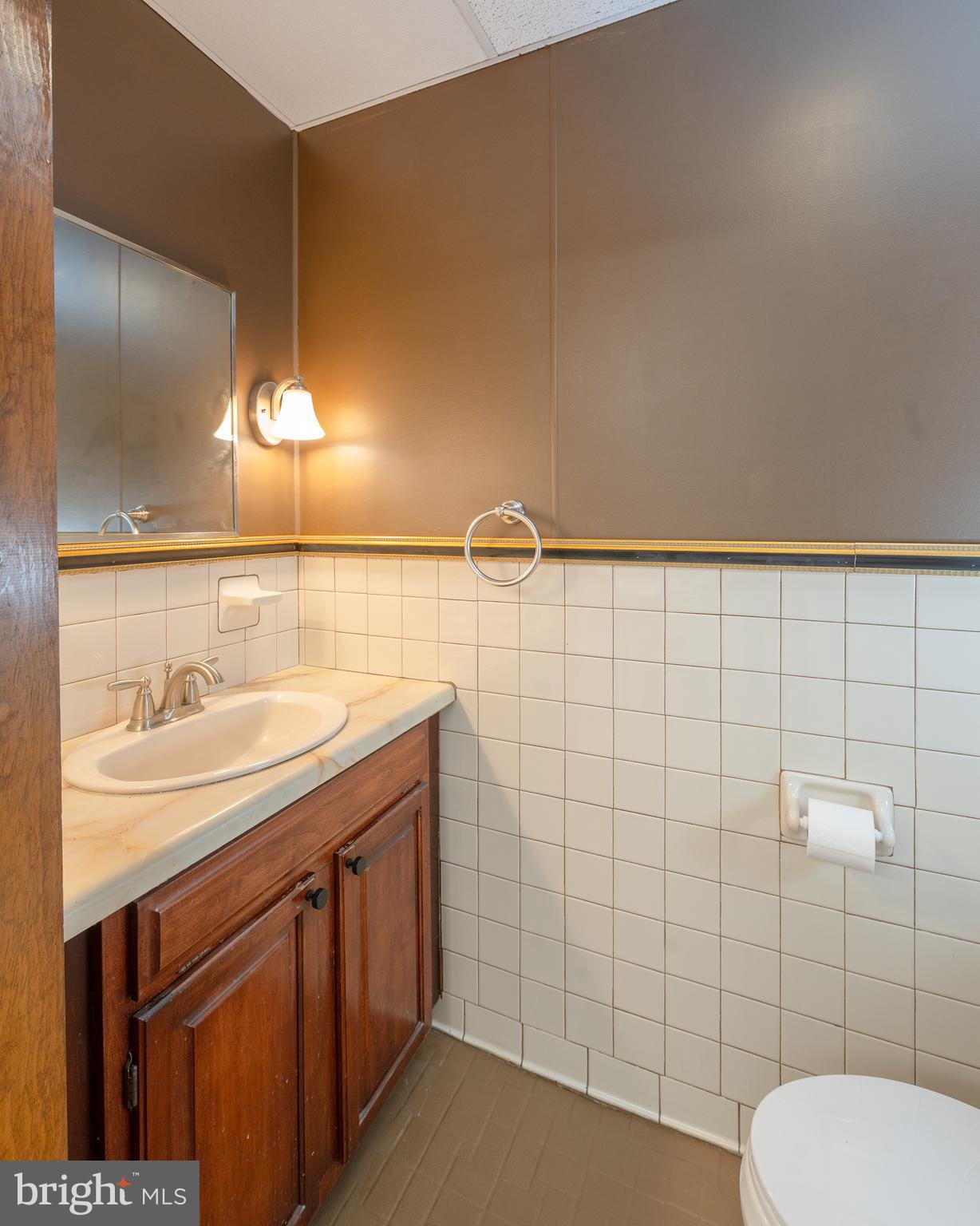 701 North Duke Street Lancaster, PA 17602 - Photo 14 of 49 Office - 1/2 Bath