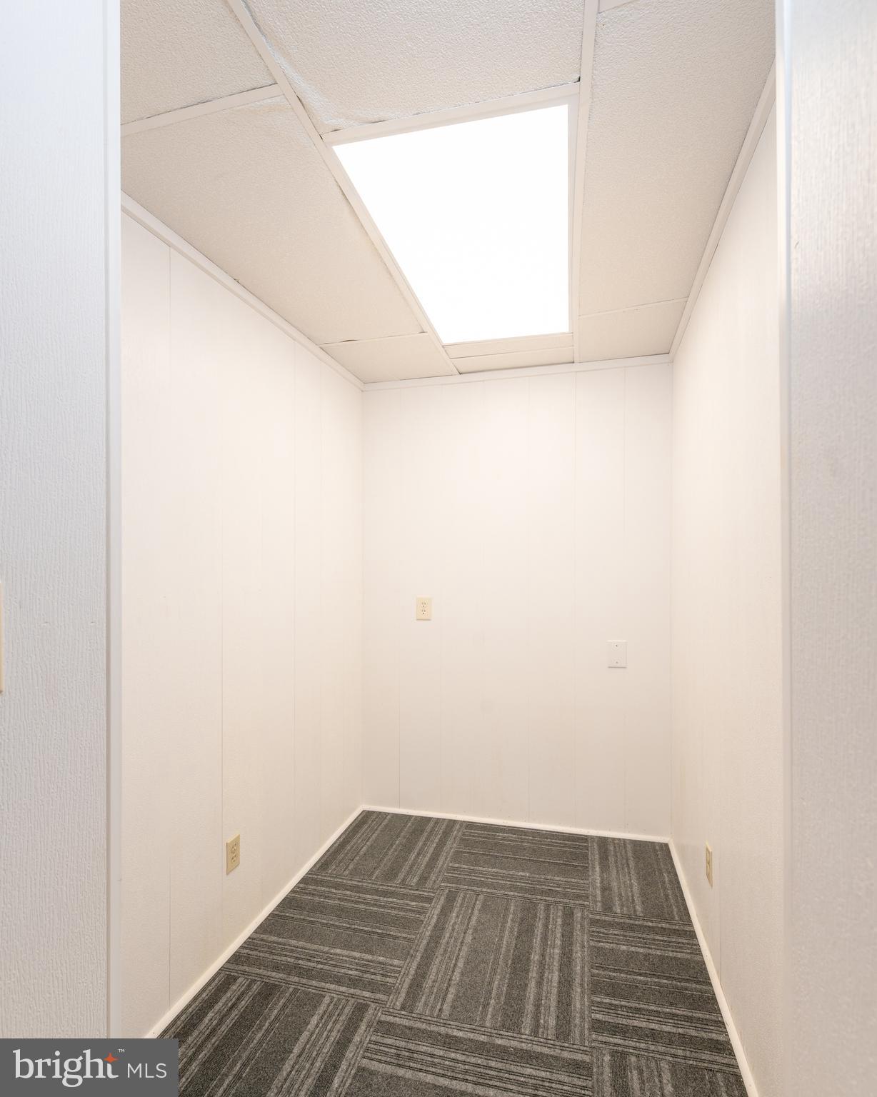 701 North Duke Street Lancaster, PA 17602 - Photo 8 of 49 Office - Front Closet