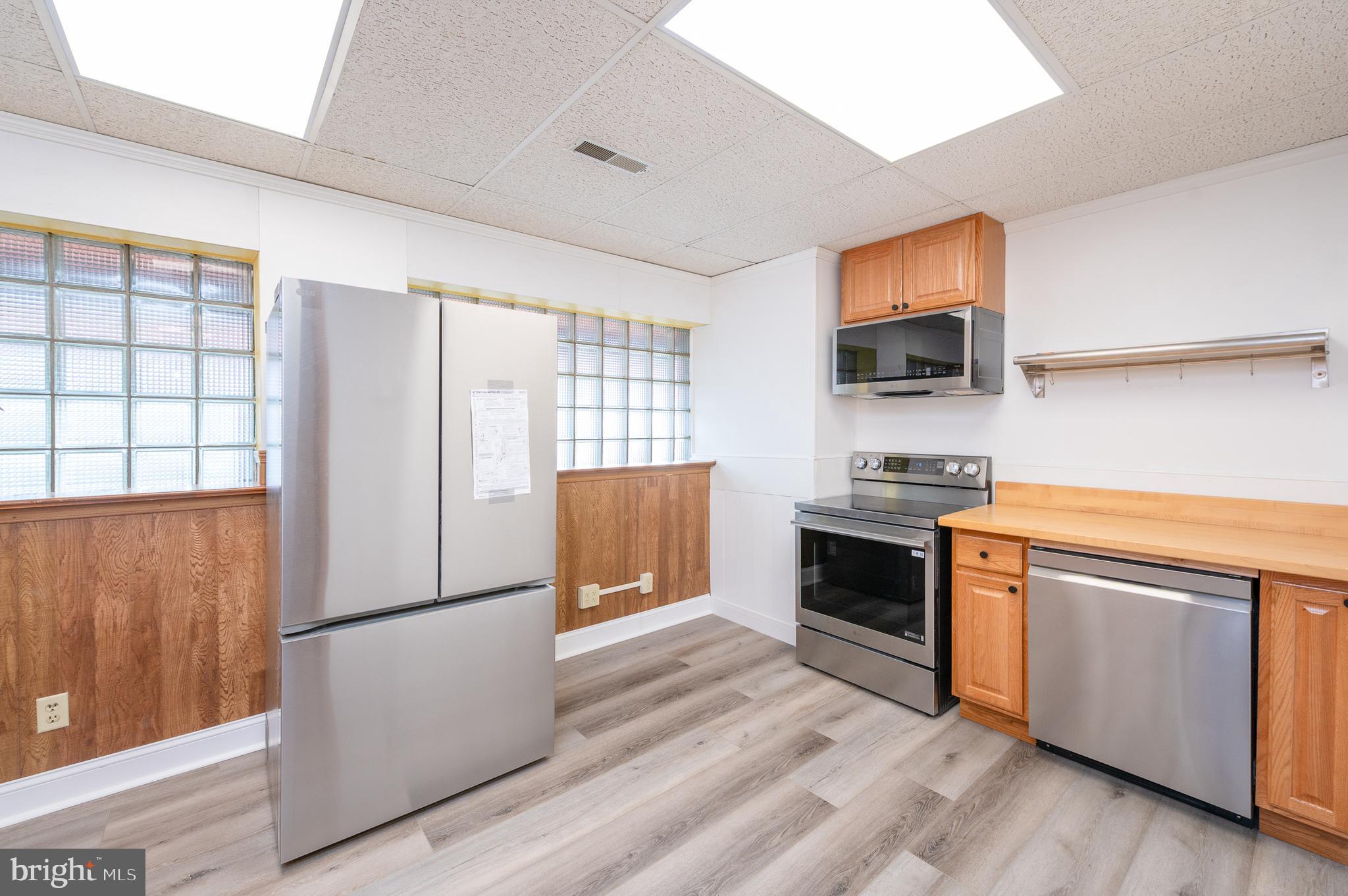 701 North Duke Street Lancaster, PA 17602 - Photo 9 of 49 Office - Kitchen