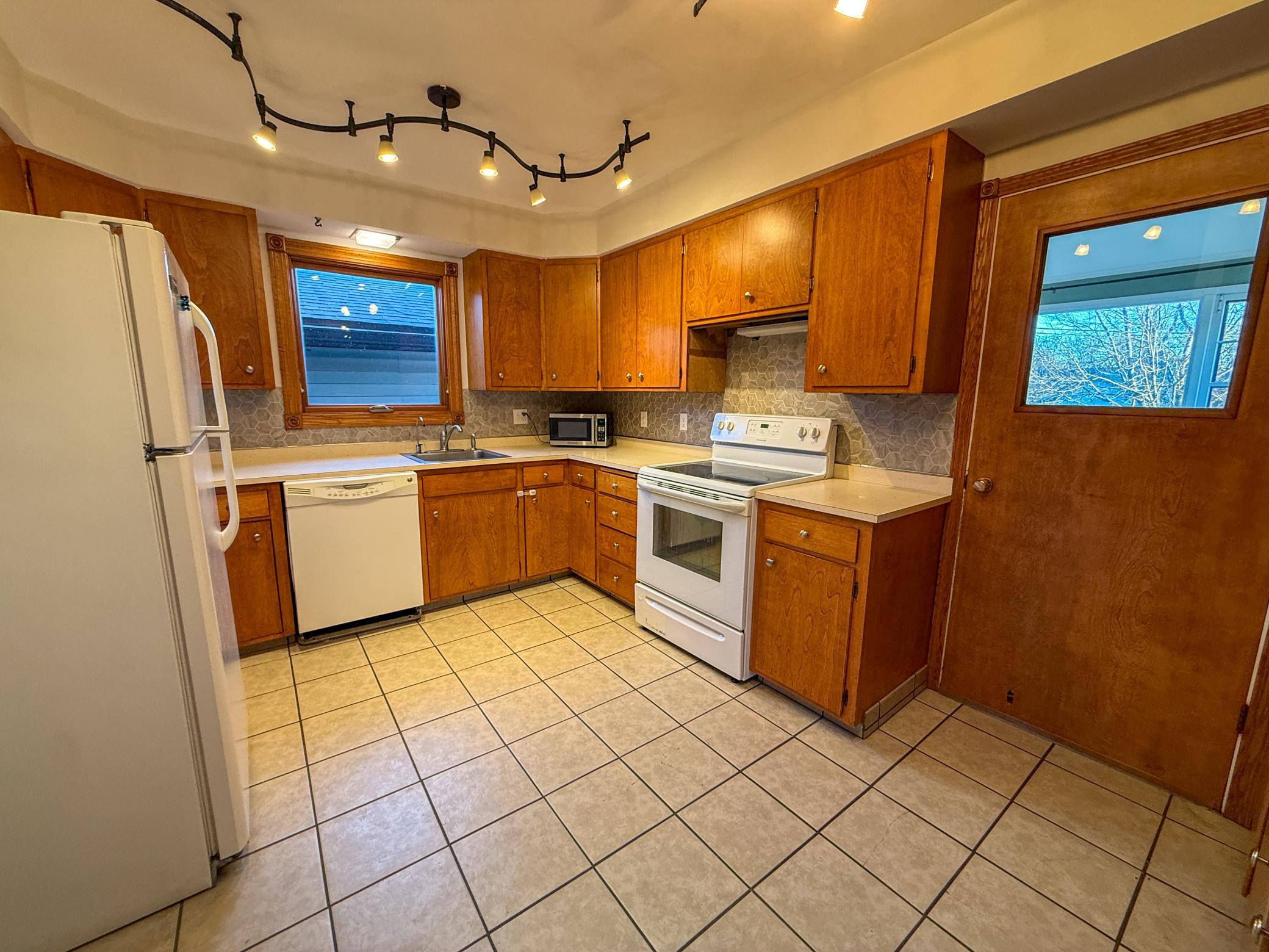 435 Harrison Street Lewiston, MN 55952 - Photo 12 of 40