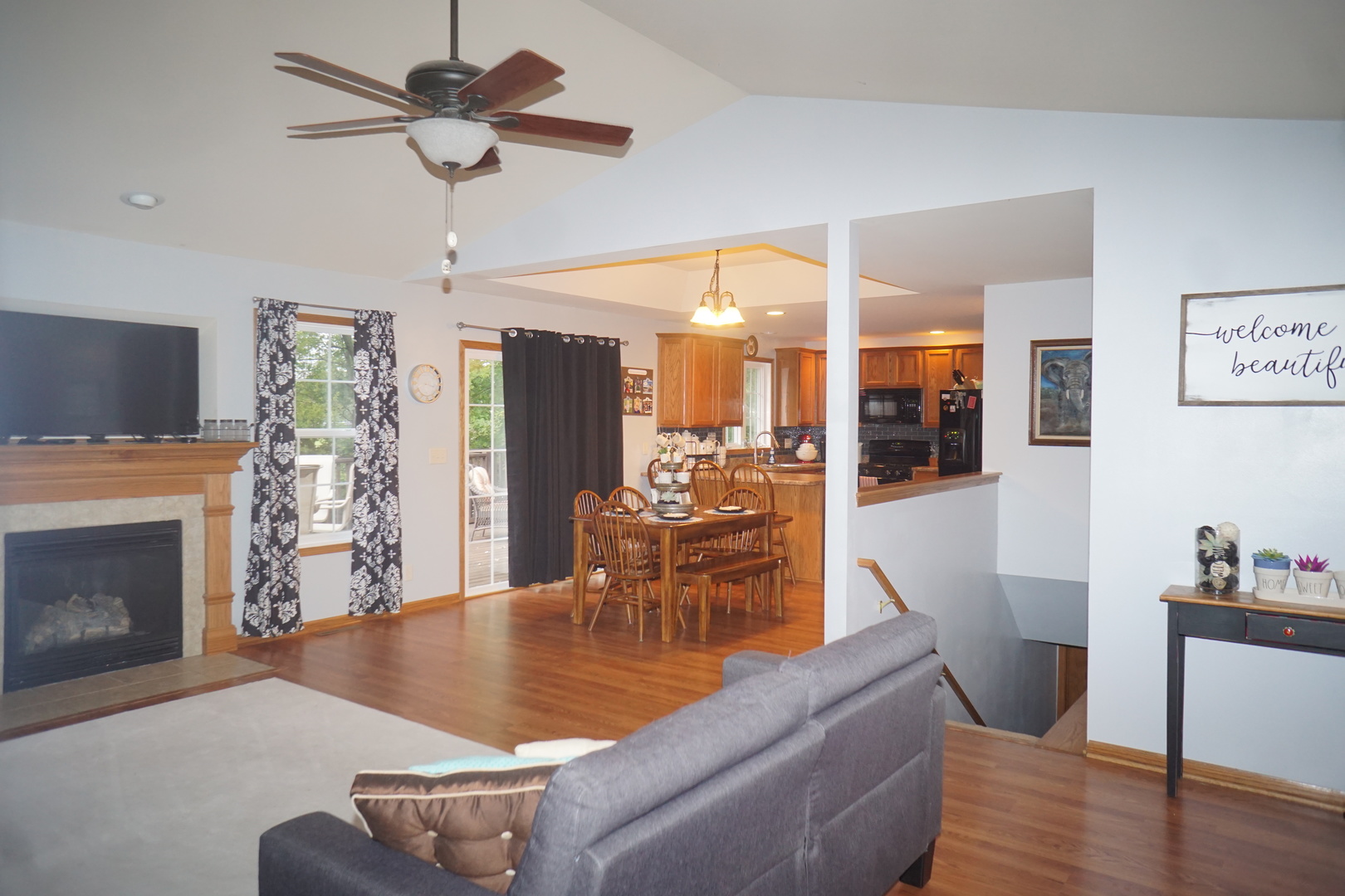 1249 Robin Road Dixon, IL 61021 - Photo 3 of 17 Gallery Image 3