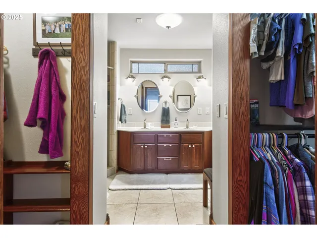 a view of a walk in closet