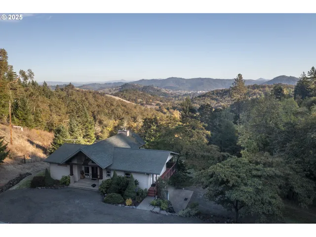 $825,000 | 1645 Brozio Road, Roseburg, OR 97471