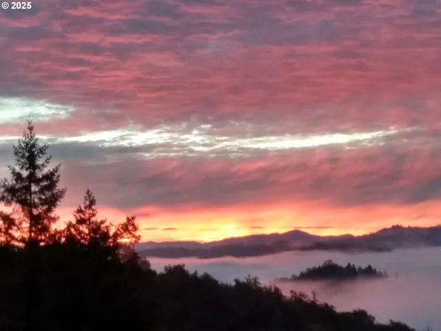 $825,000 | 1645 Brozio Road, Roseburg, OR 97471