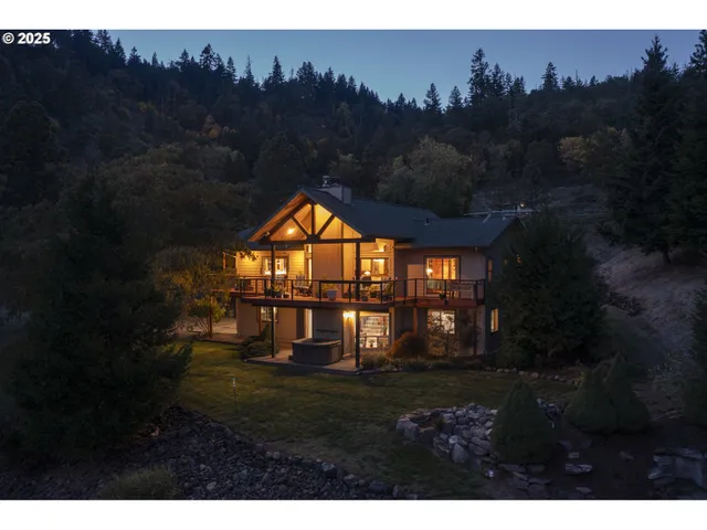 $825,000 | 1645 Brozio Road, Roseburg, OR 97471