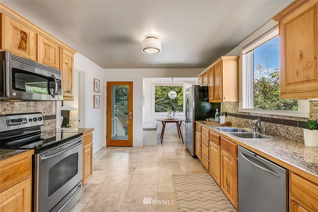 1150 North 83rd Street Seattle, WA 98103 - Photo 9 of 26 Gallery Image 9