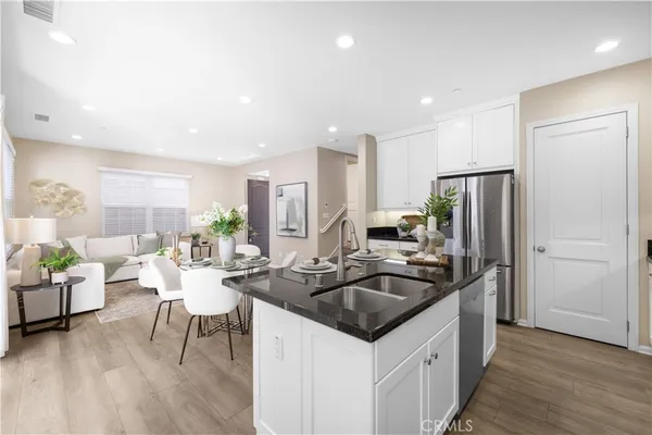 $1,428,000 | 77 Painted Trellis, Irvine, CA 92620