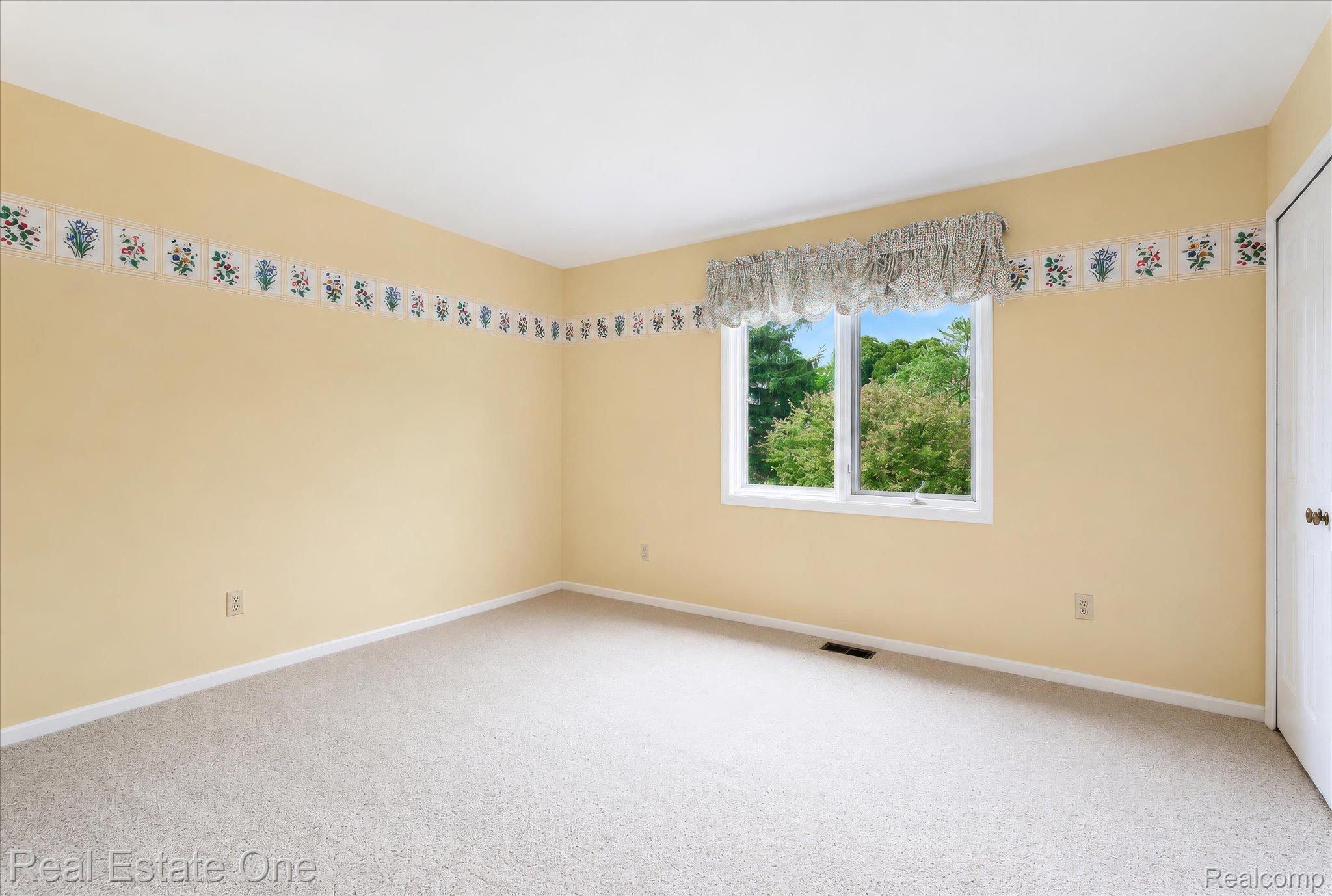 3393 Charlwood Drive Rochester, MI 48306 - Photo 35 of 60 35-039.jpg