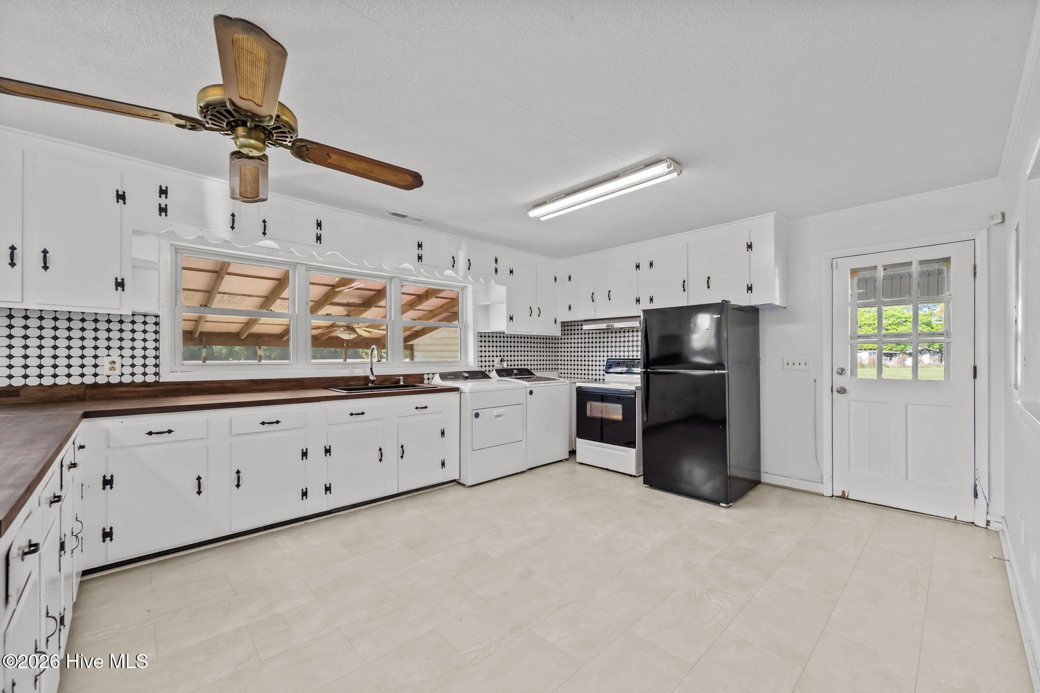 2760 Sarecta Road Pink Hill, NC 28572 - Photo 14 of 47 32-web-or-mls-_RAD4472