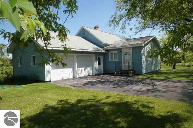 3024 East Long Lake Road Traverse City, MI 49685 - Photo 5 of 5 1739383-4.JPG