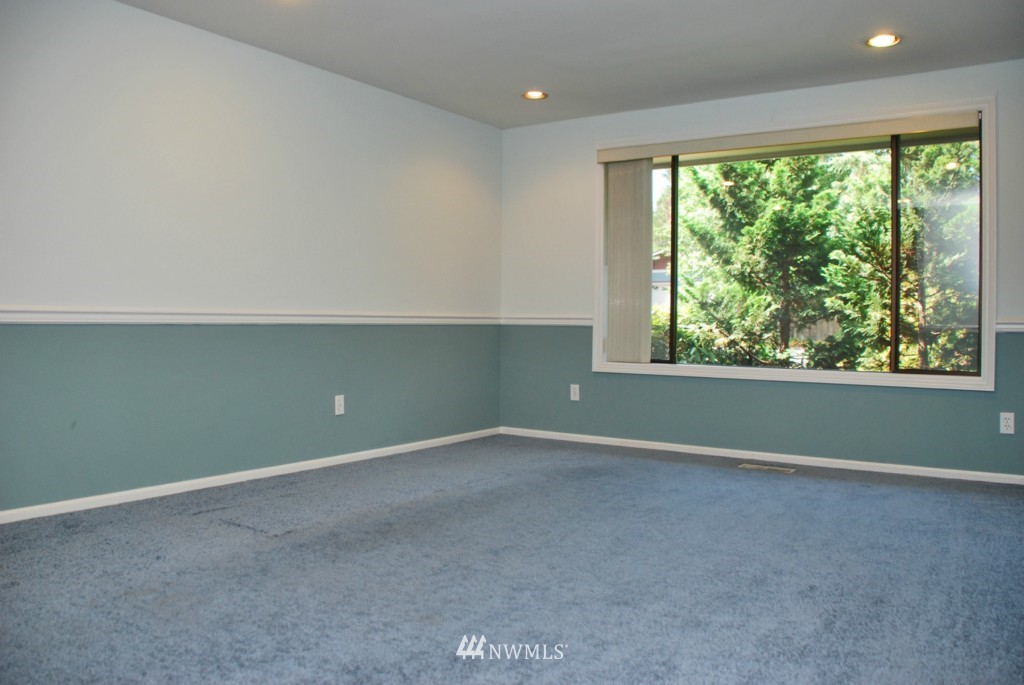 9535 Northeast 200th Street Bothell, WA 98011 - Photo 12 of 25