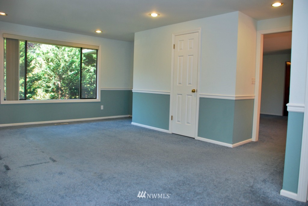 9535 Northeast 200th Street Bothell, WA 98011 - Photo 13 of 25