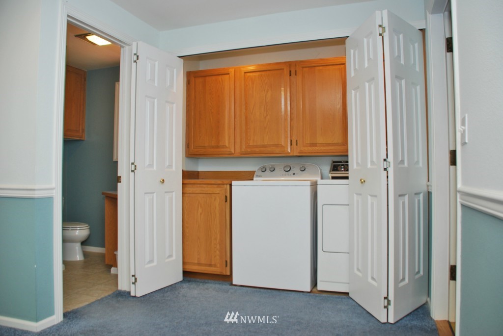 9535 Northeast 200th Street Bothell, WA 98011 - Photo 14 of 25