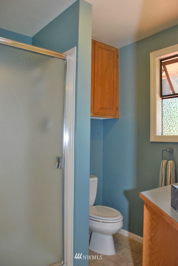 9535 Northeast 200th Street Bothell, WA 98011 - Photo 15 of 25