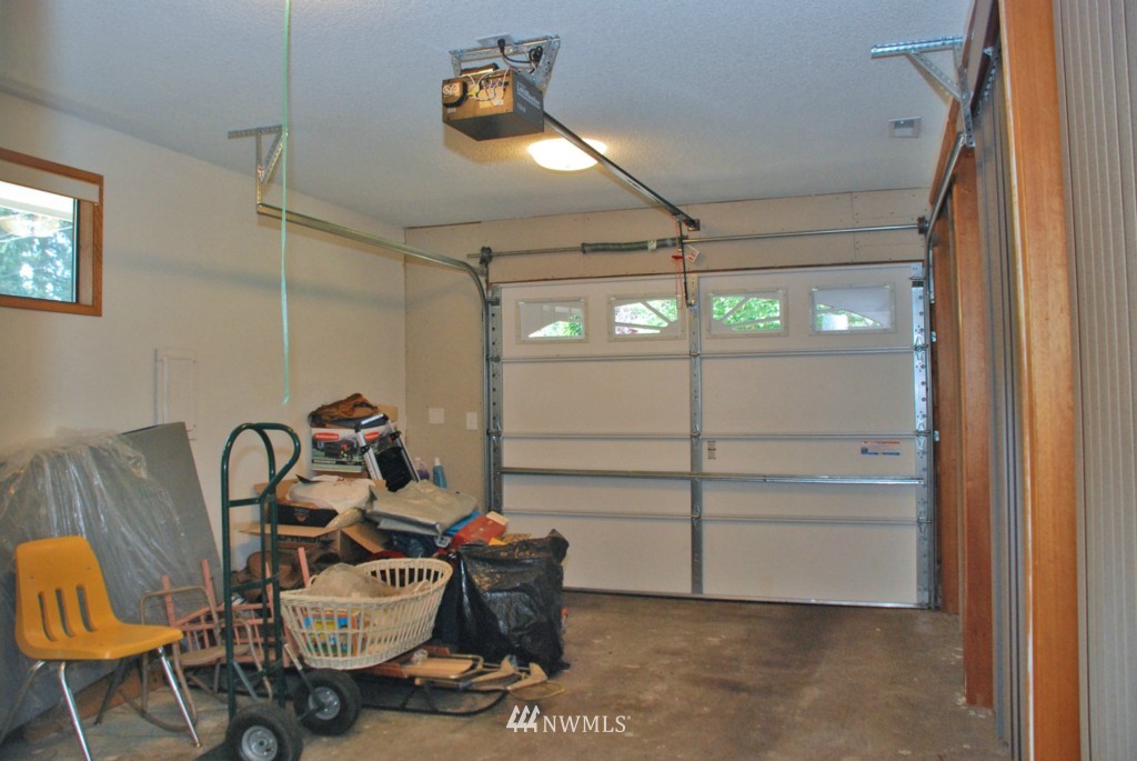 9535 Northeast 200th Street Bothell, WA 98011 - Photo 17 of 25