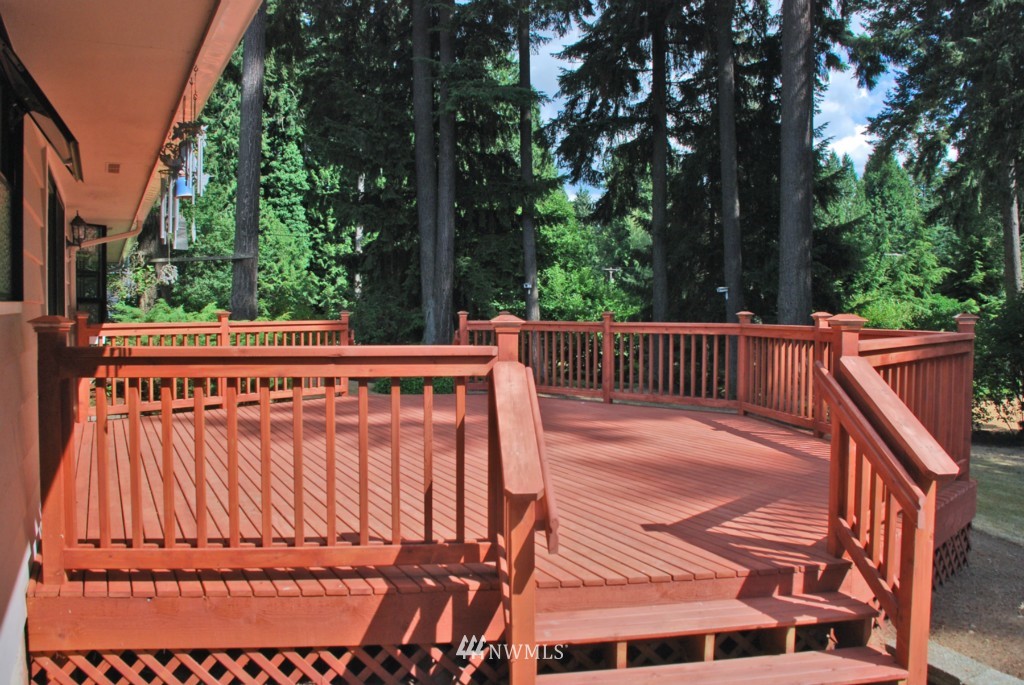 9535 Northeast 200th Street Bothell, WA 98011 - Photo 18 of 25