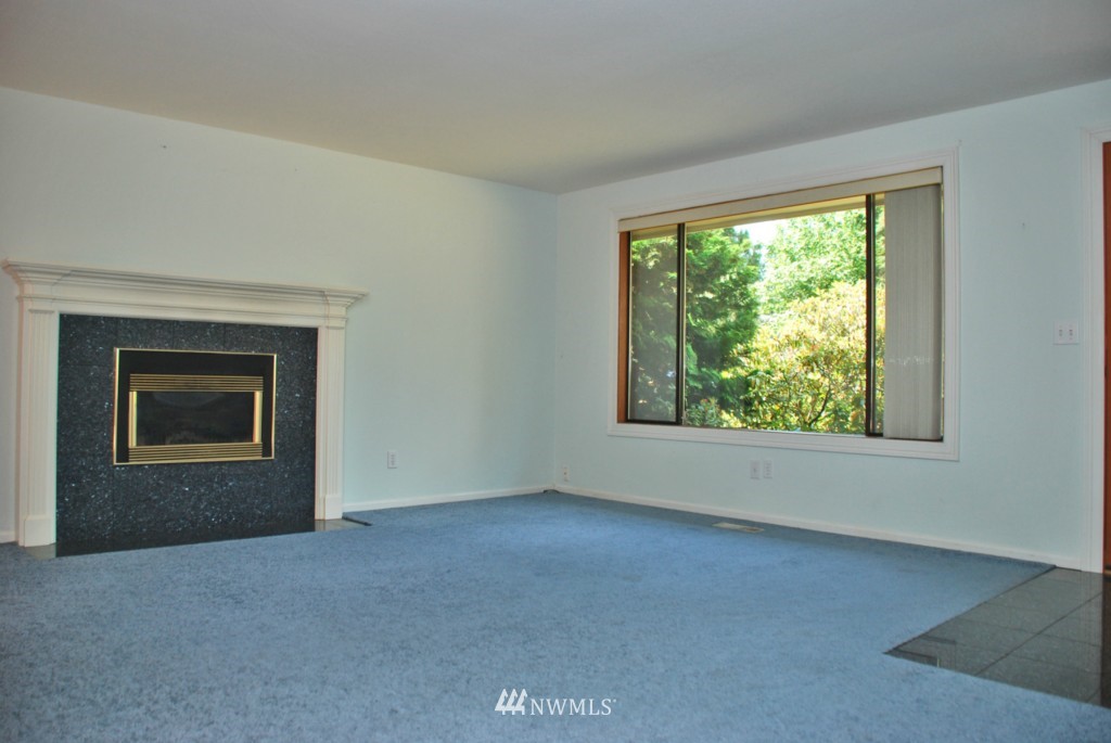 9535 Northeast 200th Street Bothell, WA 98011 - Photo 4 of 25