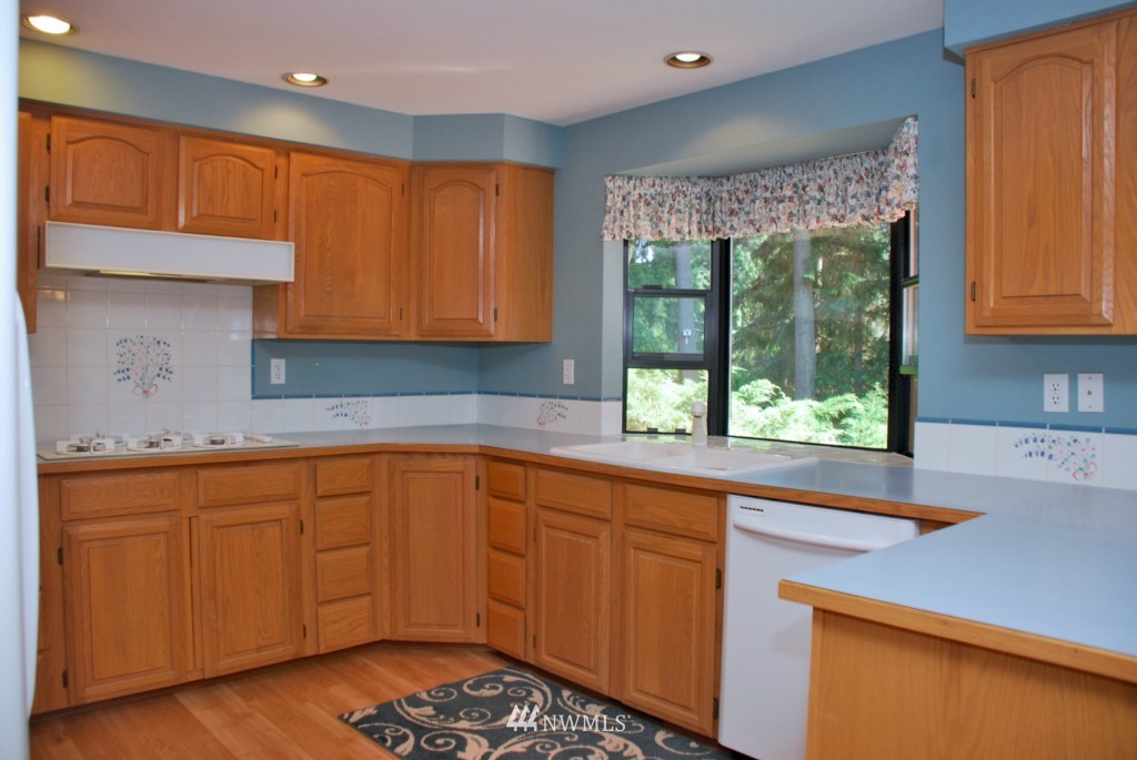 9535 Northeast 200th Street Bothell, WA 98011 - Photo 5 of 25
