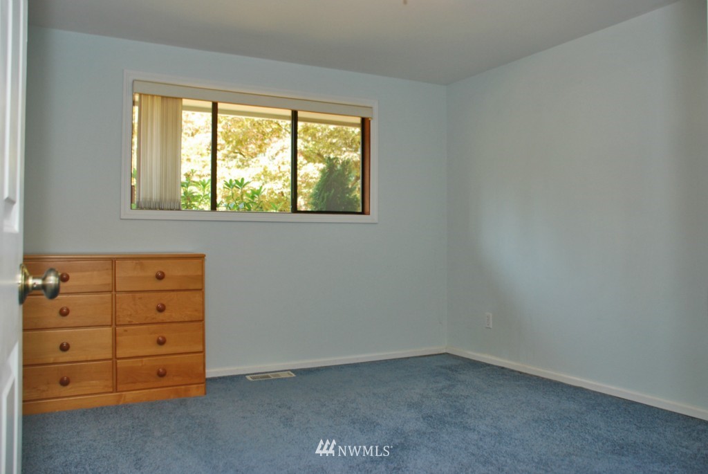9535 Northeast 200th Street Bothell, WA 98011 - Photo 9 of 25