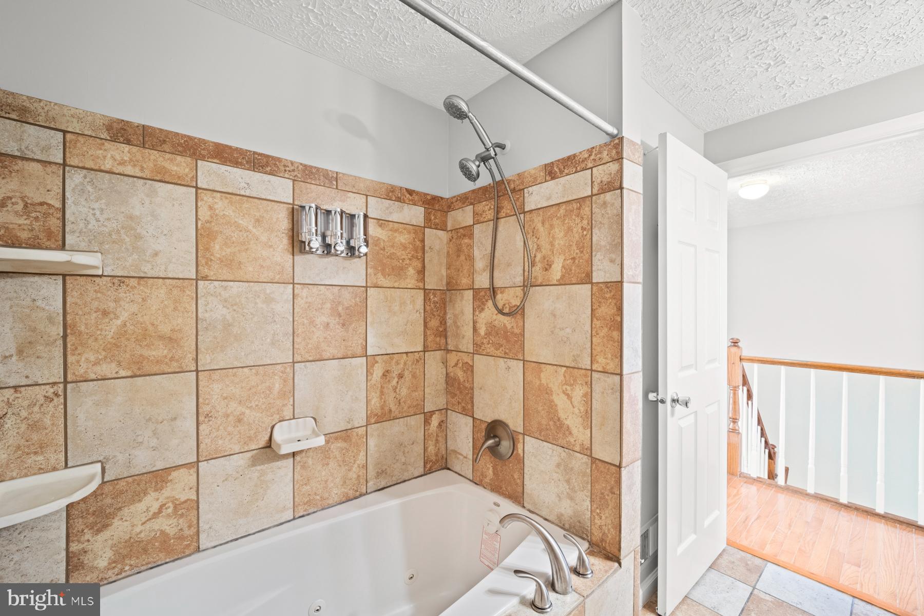 7579 Aspenpark Road Lorton, VA 22079 - Photo 13 of 32 Gallery Image 13