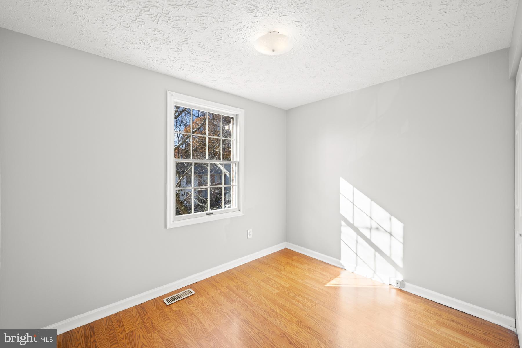7579 Aspenpark Road Lorton, VA 22079 - Photo 16 of 32 Gallery Image 16