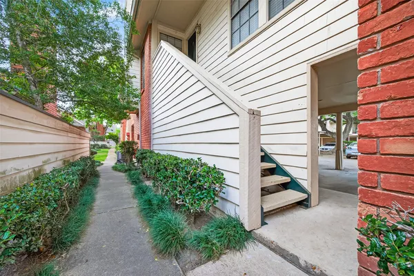 $1,250 | 2211 South Kirkwood Road, Unit 42, Houston, TX 77077