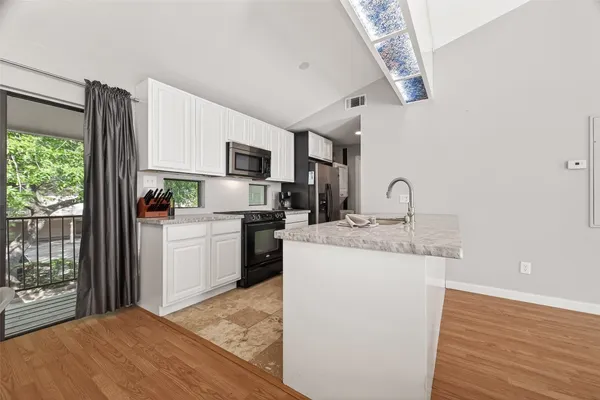 $1,250 | 2211 South Kirkwood Road, Unit 42, Houston, TX 77077