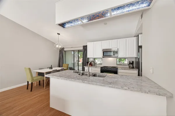 $1,250 | 2211 South Kirkwood Road, Unit 42, Houston, TX 77077