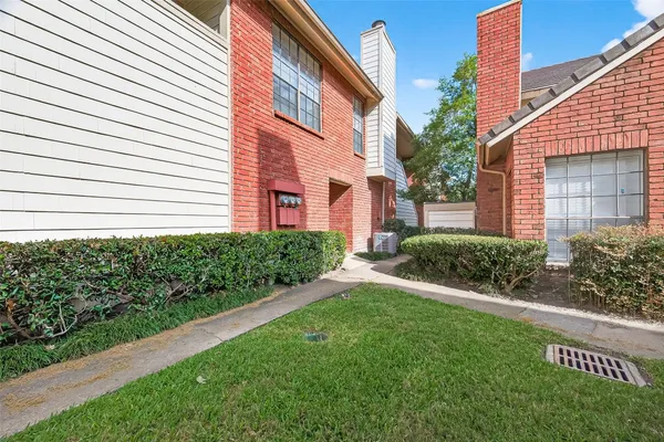 $1,250 | 2211 South Kirkwood Road, Unit 42, Houston, TX 77077