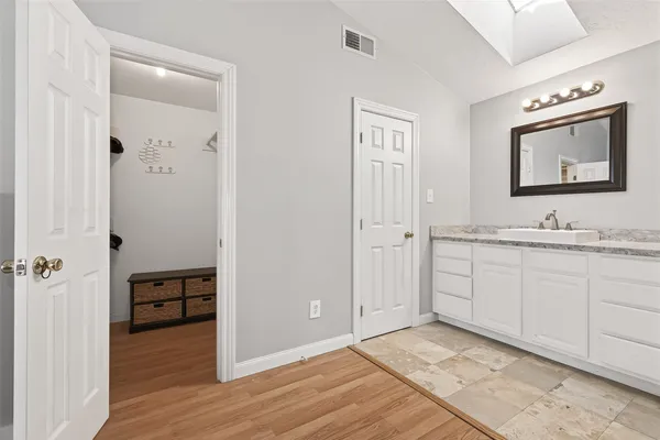 $1,250 | 2211 South Kirkwood Road, Unit 42, Houston, TX 77077