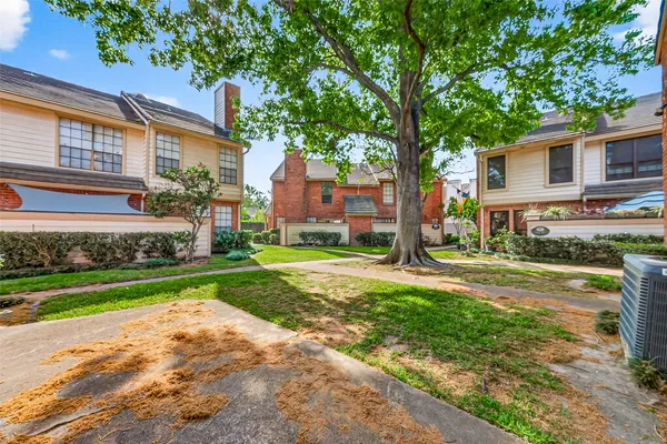 $1,250 | 2211 South Kirkwood Road, Unit 42, Houston, TX 77077