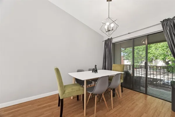 $1,250 | 2211 South Kirkwood Road, Unit 42, Houston, TX 77077