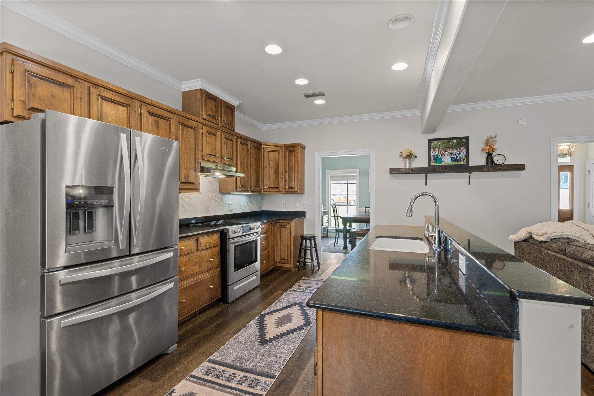 22760 Ridgewood Drive Robertsdale, AL 36567 - Photo 5 of 44 Kitchen