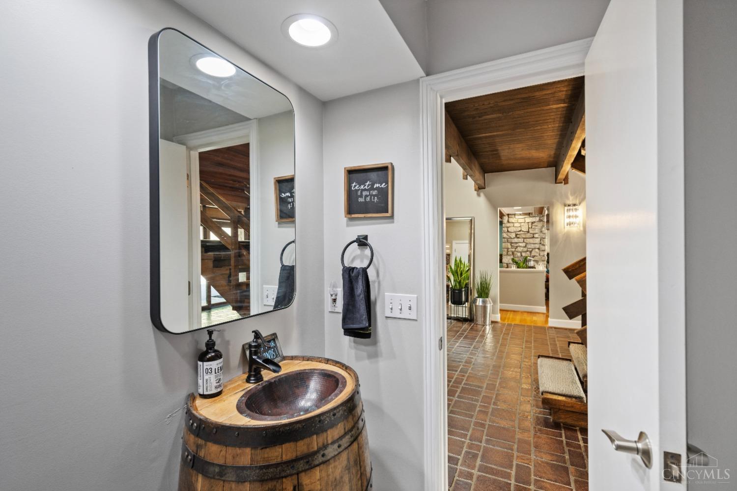 2884 Lower Grandin Road Cincinnati, OH 45208 - Photo 17 of 50 Gallery Image 17
